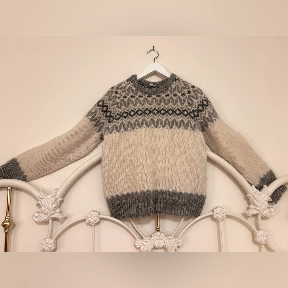 VINTAGE | Cozy Gray and Cream Wool Icelandic Knit Sweater